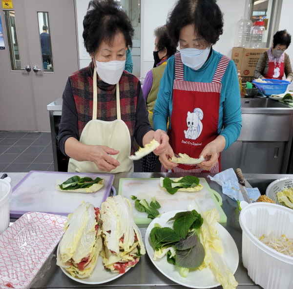 2인1조로 실습 중  